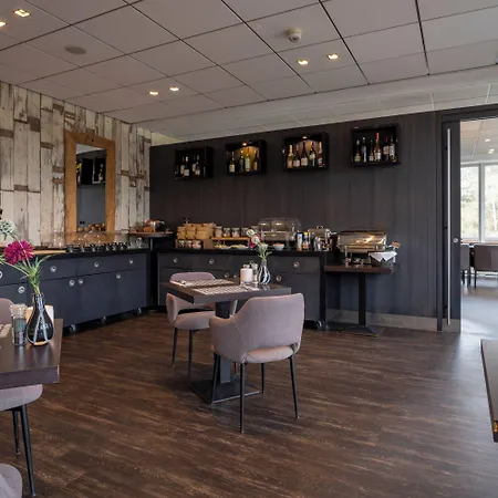 فندق Fletcher Restaurant Zeeduin